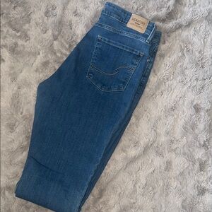Signature by Levi Strauss Mid-Rise Bootcut Denim